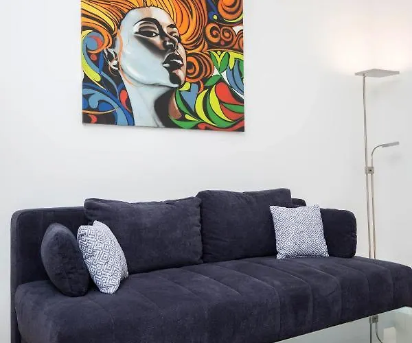 Victoria Altstadt Suites Aparthotel 3*